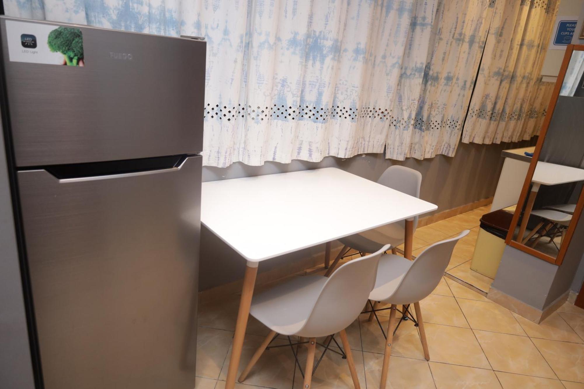Sonche Hostel Тирана Екстер'єр фото
